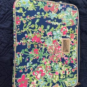 Gently uses Lilly laptop case
